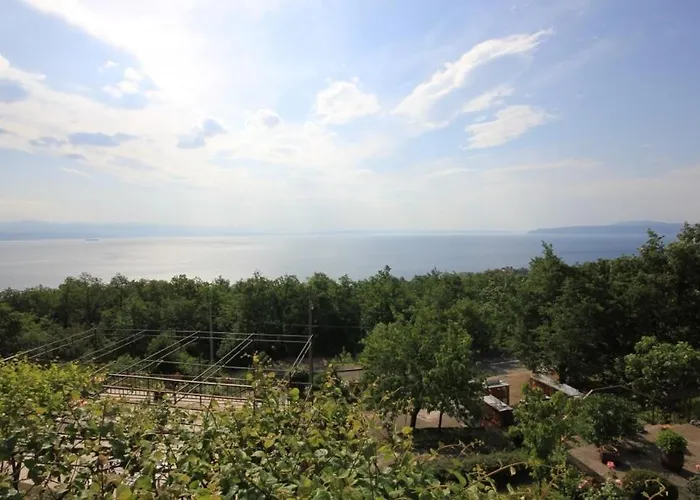 Апартаменты With A Parking Space Lovran, Opatija - 7743 Ловран